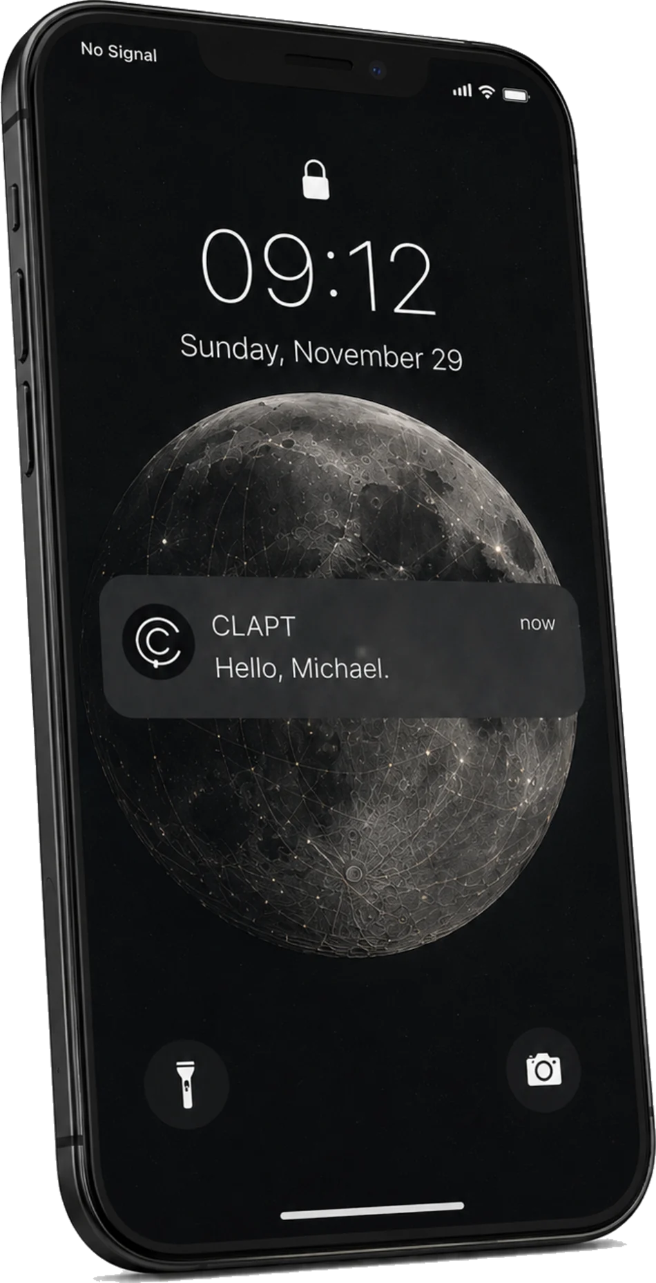 Celular de Michael com uma mensagem da inteligência artificial CLAPT